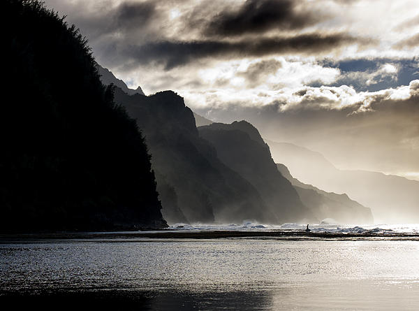 the-na-pali-coast-on-kauai-hawaii-brendan-reals.jpg