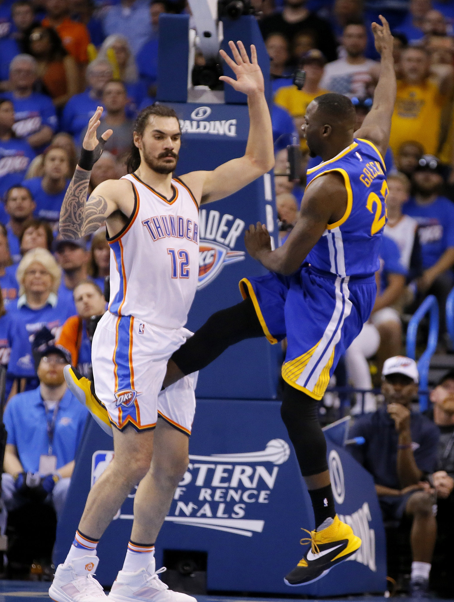 draymond-green-steven-adams-f5ea910d0d2b7f71.jpg