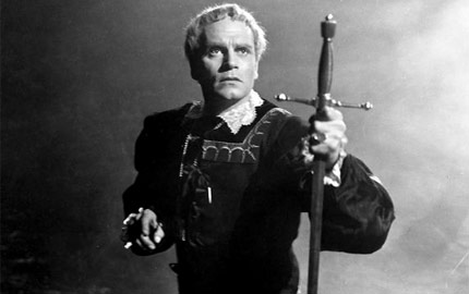 laurence-olivier-hamlet-3.jpg