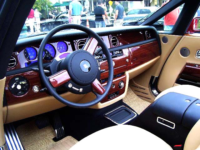 Rolls-Royce_Drophead_Coup%C3%A9_interior.jpg
