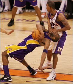 Kobe+Punch.jpg