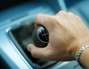 how-to-drive-a-stick-shift-1385_1.jpg