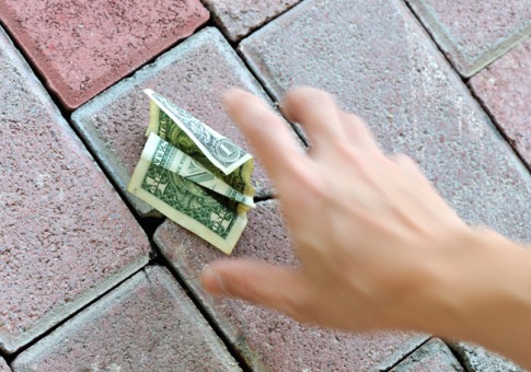 0930_401k-mistakes-match-found-money_485x340.jpg